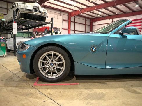 Used 2005 BMW Z4 2.5i image 3