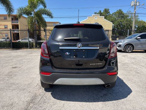 Used 2022 Buick Encore Preferred w/ Safety Package FWD image 5