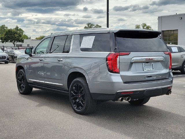Used 2023 GMC Yukon XL Denali AWD/4WD image 3