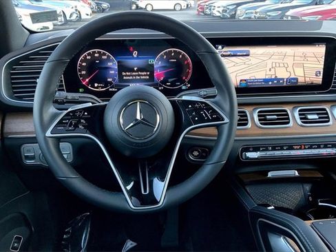 Used 2025 Mercedes-Benz GLE 450 4MATIC image 4