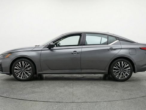 Used 2025 Nissan Altima 2.5 SV image 5