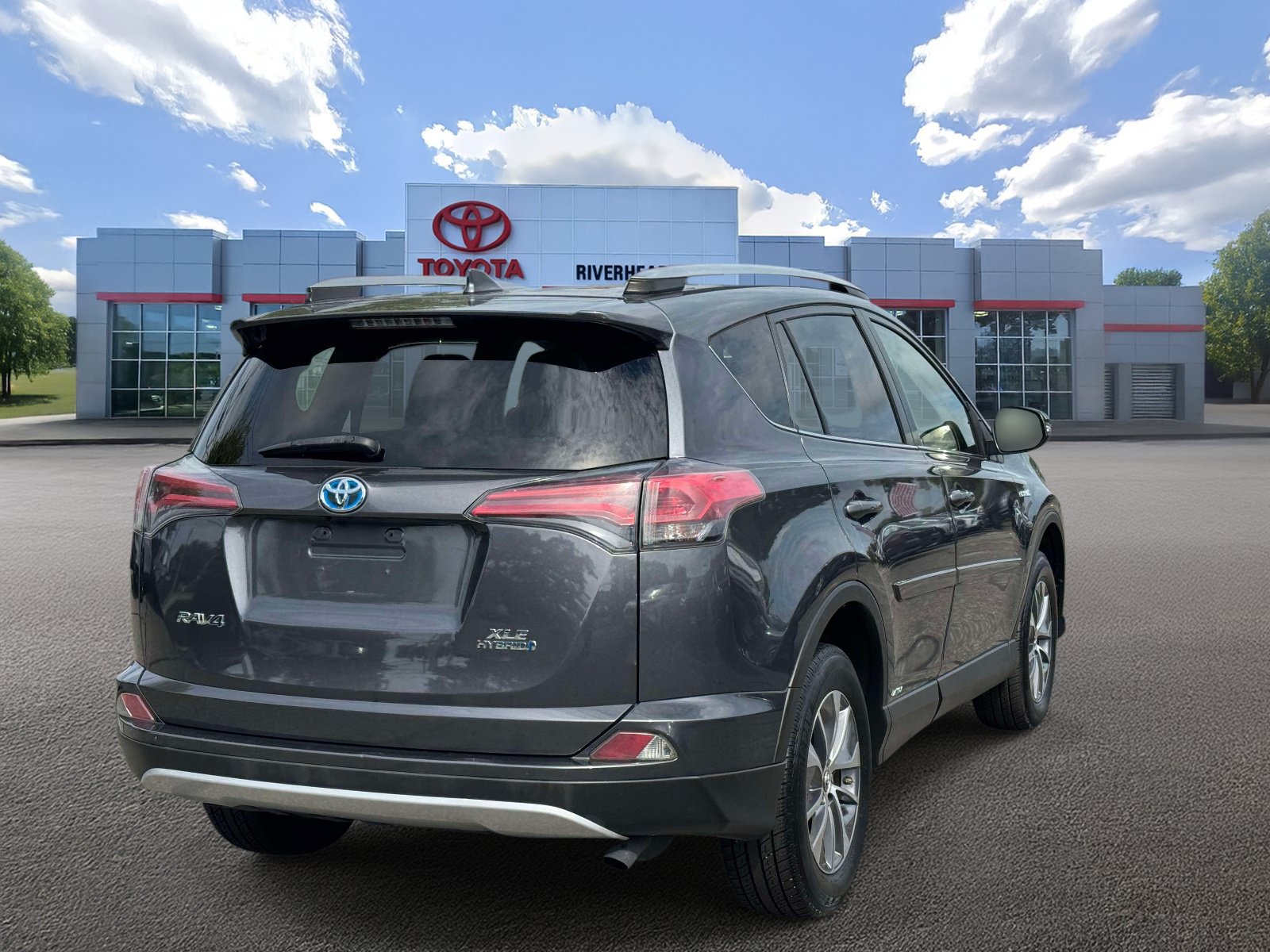 Used 2017 Toyota RAV4 XLE w/ All Weather Liner Package AWD/4WD image 3