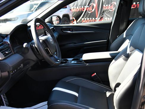 Used 2026 Toyota Camry SE FWD image 18