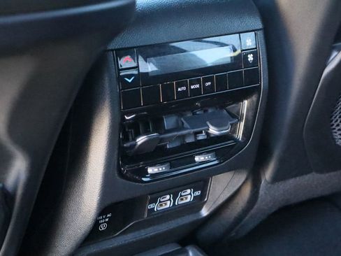 Used 2022 Jeep Grand Cherokee L Laredo image 23