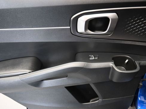 Used 2022 Kia Sorento S image 32