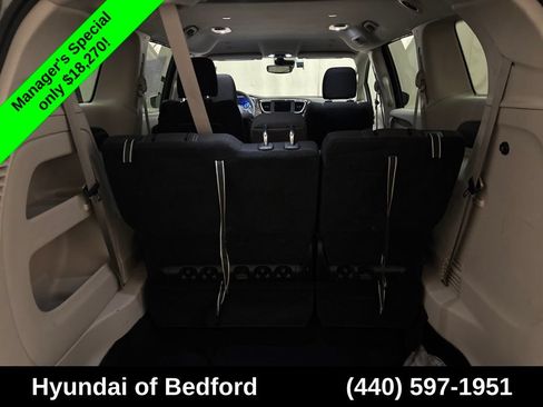 Used 2023 Chrysler Voyager LX FWD image 10