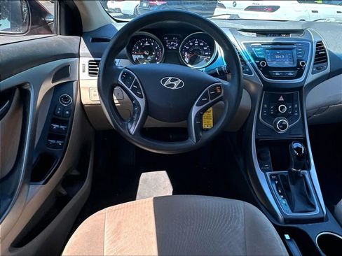 Used 2016 Hyundai Elantra SE w/ Option Group 02 FWD image 10