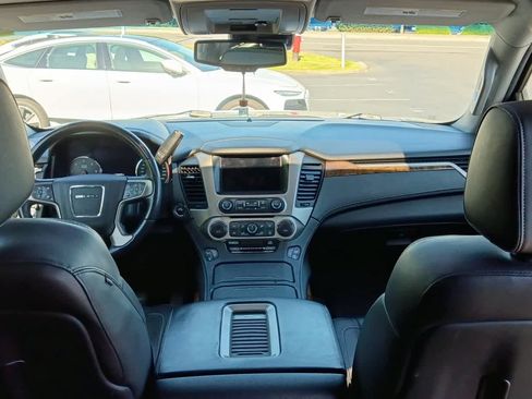 Used 2015 GMC Yukon Denali w/ Premium Package AWD/4WD image 5