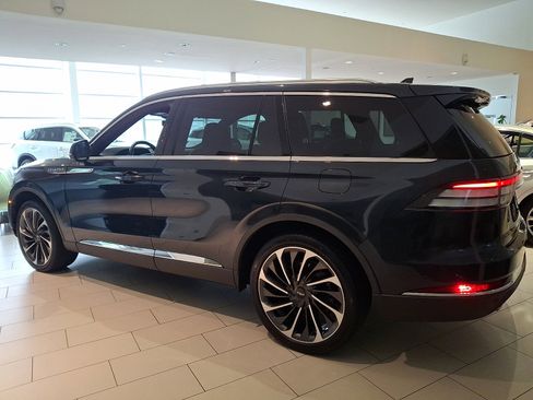Used 2021 Lincoln Aviator Reserve w/ Equipment Group 202A AWD/4WD image 6