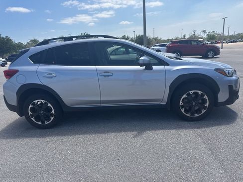 Used 2023 Subaru Crosstrek 2.0i Premium image 3