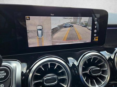 Used 2022 Mercedes-Benz GLB 250 image 13