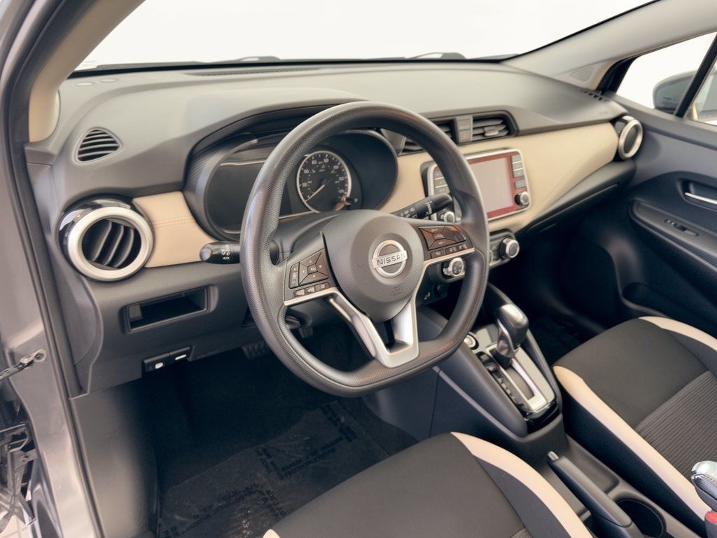 Used 2020 Nissan Versa SV FWD image 4
