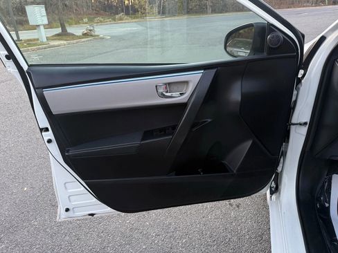 Used 2016 Toyota Corolla LE image 14
