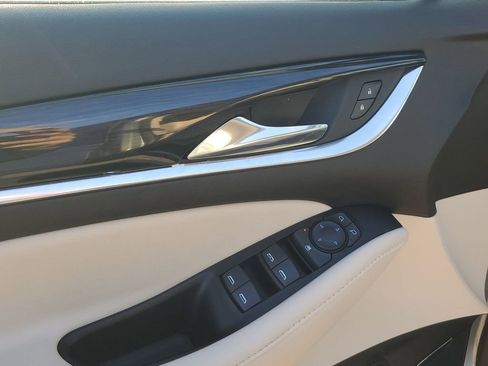 Used 2023 Buick Enclave Essence image 46