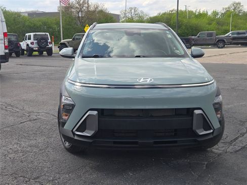 Used 2025 Hyundai Kona SEL AWD/4WD image 4