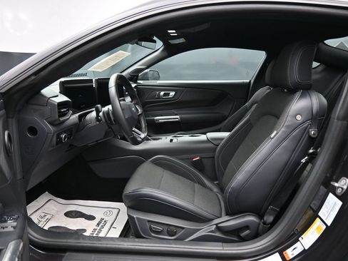 Used 2024 Ford Mustang GT RWD image 9