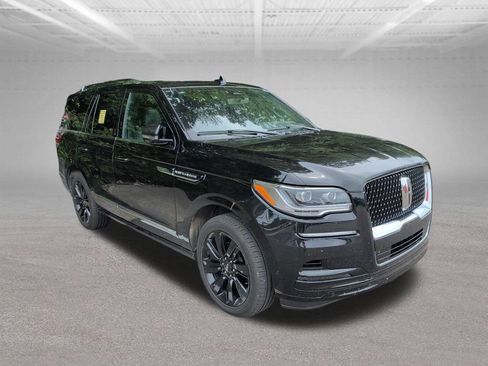 Used 2023 Lincoln Navigator Reserve AWD/4WD image 22