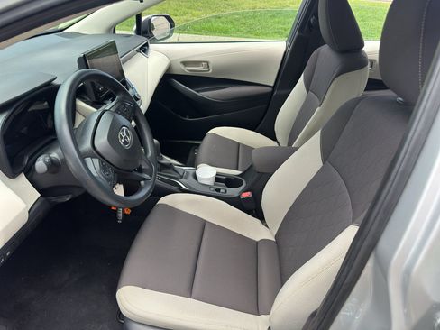 Used 2026 Toyota Corolla LE FWD image 15