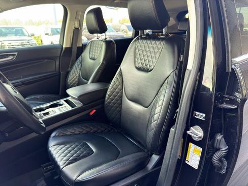 Certified 2024 Ford Edge Titanium w/ Cold Weather Package AWD/4WD image 17