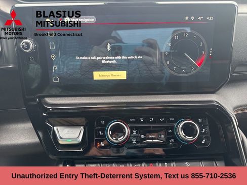 Used 2025 GMC Sierra 2500 AT4 image 32