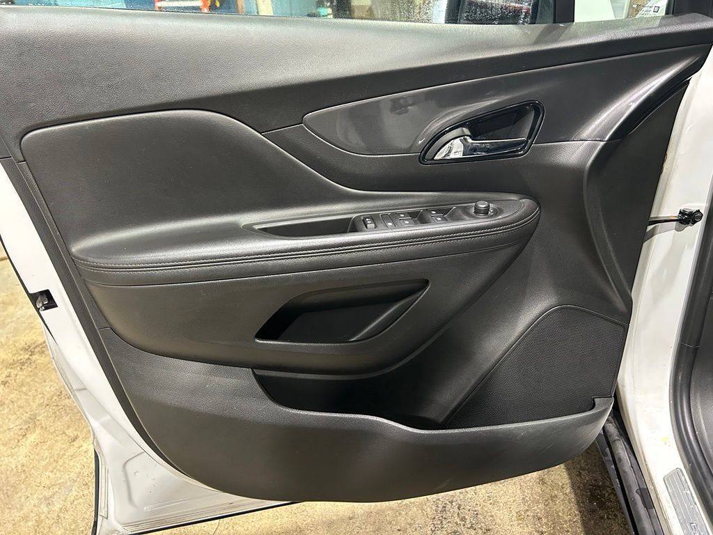Used 2020 Buick Encore Essence AWD/4WD image 14