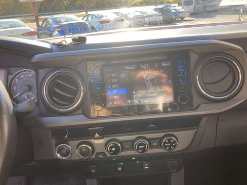 Used 2017 Toyota Tacoma TRD Off-Road image 26