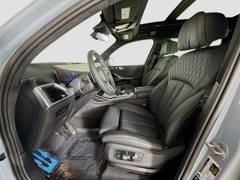 Certified 2025 BMW X7 M60i AWD/4WD image 22