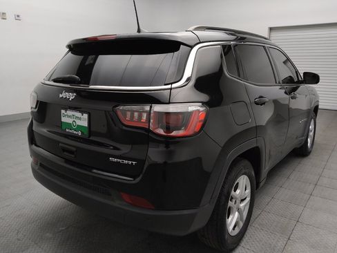 Used 2019 Jeep Compass Sport w/ Tech Group FWD image 9