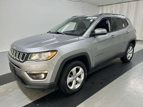 Used 2019 Jeep Compass Latitude w/ Popular Equipment Group image 5