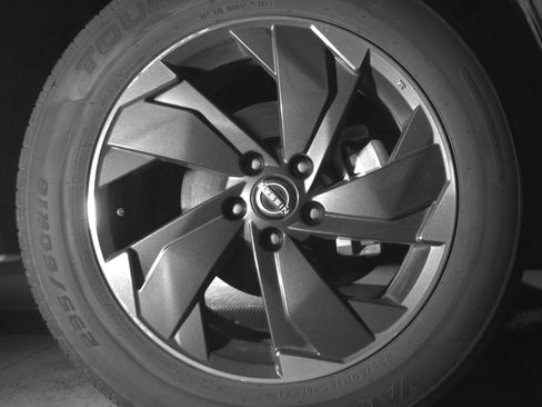 Used 2025 Nissan Rogue SV AWD/4WD image 13