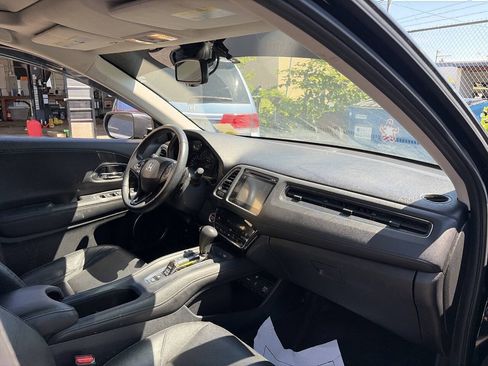Used 2017 Honda HR-V EX-L image 4