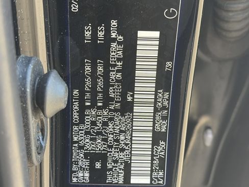 Used 2024 Toyota 4Runner TRD Off-Road Premium AWD/4WD image 34