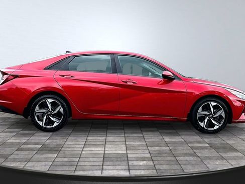Used 2023 Hyundai Elantra SEL w/ Convenience Package FWD image 8