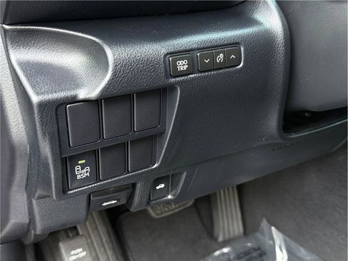 Used 2015 Lexus IS 250 w/ Navigation System Package image 19
