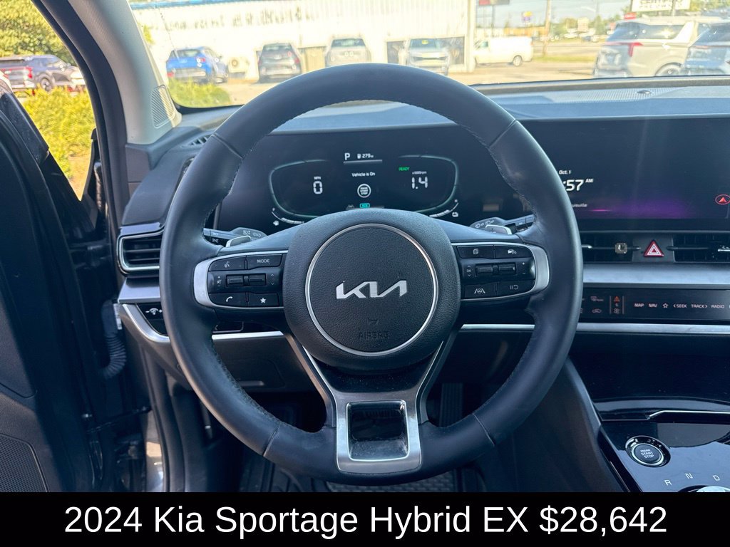 Used 2024 Kia Sportage EX AWD/4WD image 10