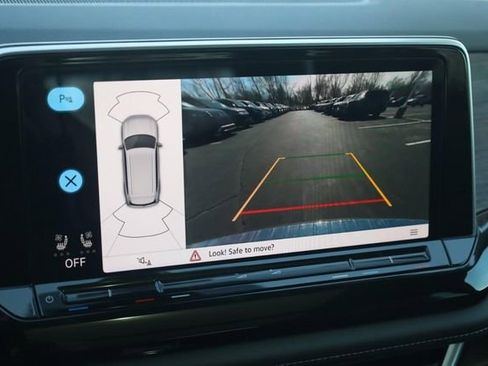 New 2026 Volkswagen Atlas SEL image 16