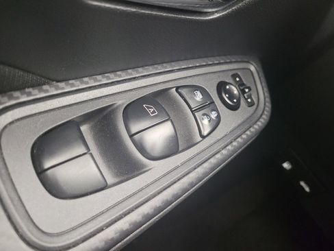 Used 2021 Nissan Versa SV FWD image 27