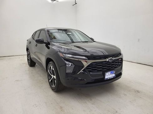 New 2026 Chevrolet Trax RS w/ Sunroof Package FWD image 11