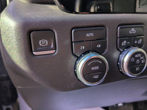 Used 2024 GMC Sierra 1500 Elevation image 16