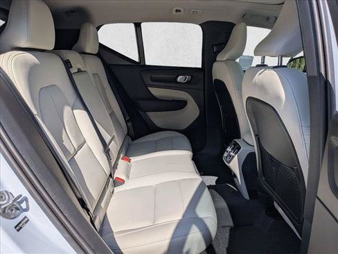 Certified 2026 Volvo XC40 B5 Plus w/ Protection Package Premier AWD/4WD image 20