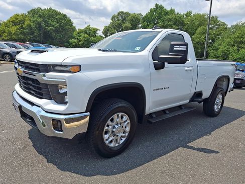 Used 2024 Chevrolet Silverado 2500 LT w/ Convenience Package AWD/4WD image 5