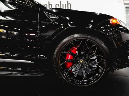 Used 2021 Lamborghini Urus image 11