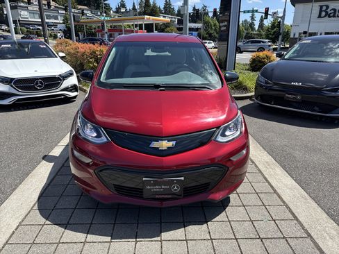 Used 2017 Chevrolet Bolt LT FWD image 2
