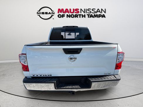 Used 2017 Nissan Titan SV RWD image 7