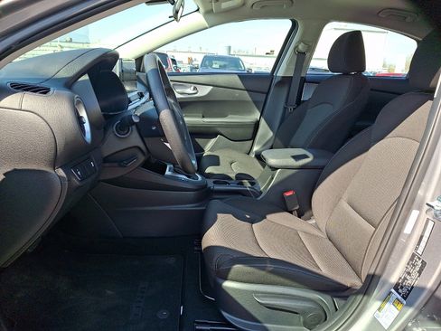 Used 2024 Kia Forte LXS image 13