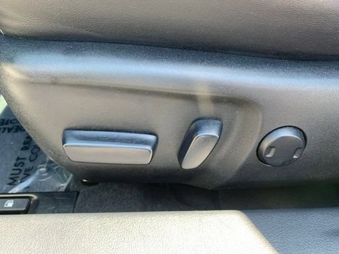 Used 2014 Toyota Camry SE FWD image 12