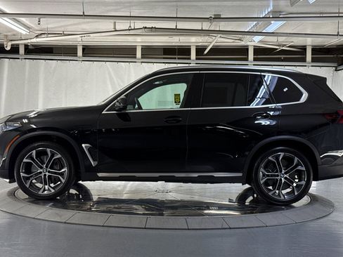 Used 2026 BMW X5 xDrive50e AWD/4WD image 2
