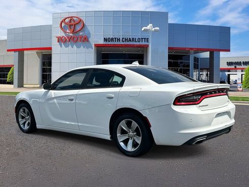 Used 2016 Dodge Charger SXT w/ Driver Confidence Group RWD image 4