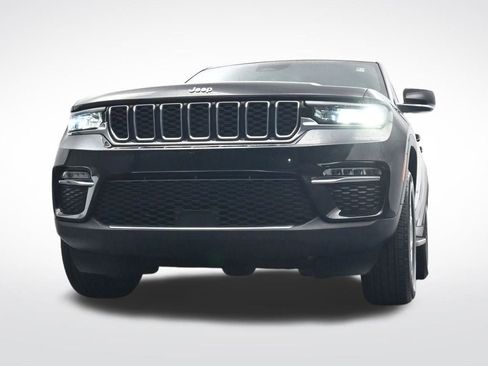 Used 2023 Jeep Grand Cherokee Limited image 32