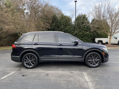 Used 2022 Volkswagen Tiguan SE image 10